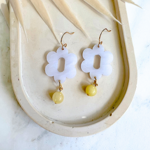 Quartz Elyn Earrings- White